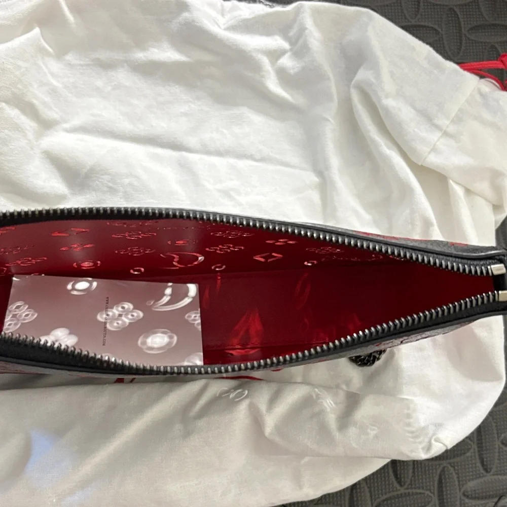 Christian Louboutin Perforated Grain Shoulder bag - Picture 9 of 16